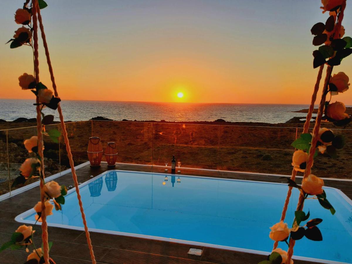 Tramonto Luxury Villa No1- Breathtaking Sunset View Foiníkion Exteriör bild