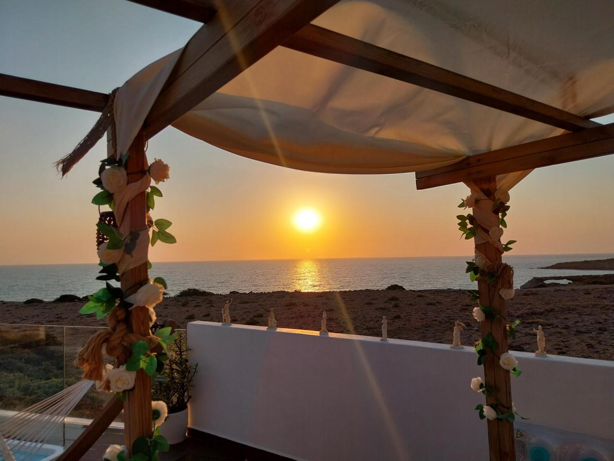 Tramonto Luxury Villa No1- Breathtaking Sunset View Foiníkion Exteriör bild